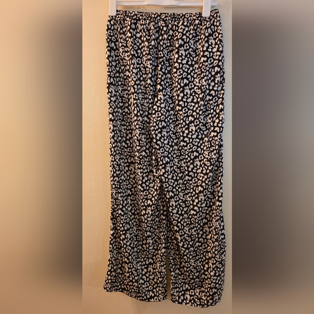 Banana Republic Satin Black & White Animal‎ Print Lounge Bottoms (Size Small) - Picture 5 of 10